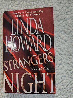 Linda Howard Strangers in the Night Paperback Pocket Books 2002 Lake of Dreams